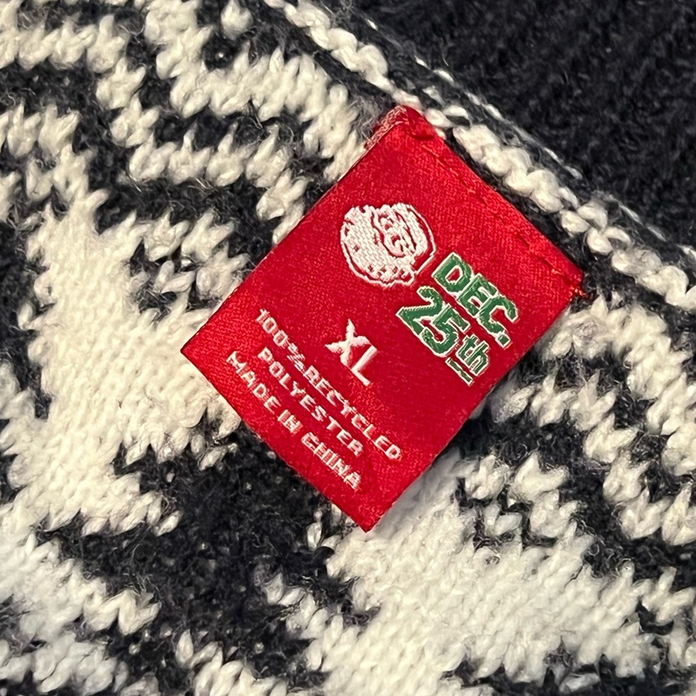 3/$12 Women’s cardigan navy blue and white size XL - Picture 9 of 9